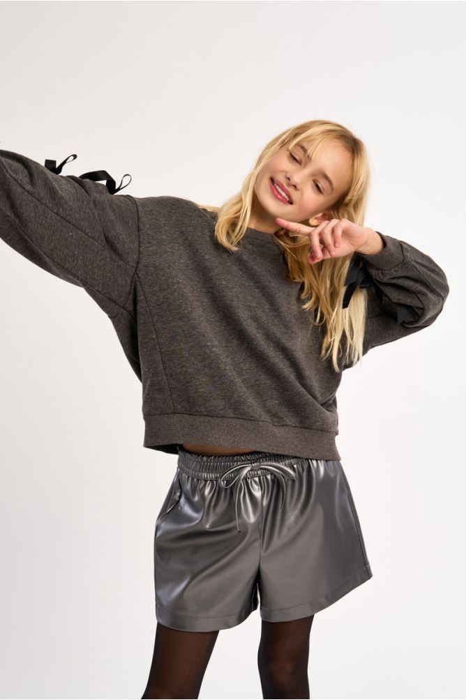 Sweat à nœuds fantaisie