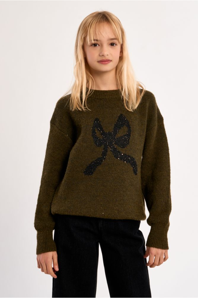 Pull en maille, motif nœud