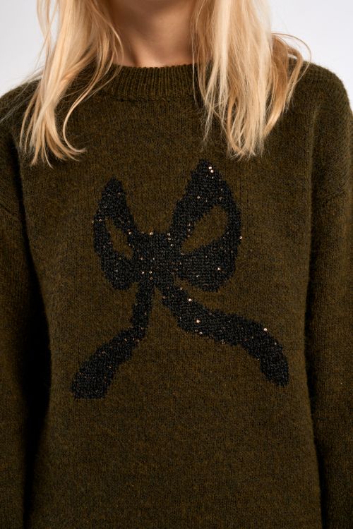 Pull en maille, motif nœud