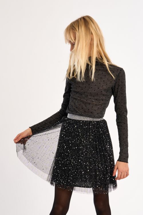 Falda corta de tul con lentejuelas