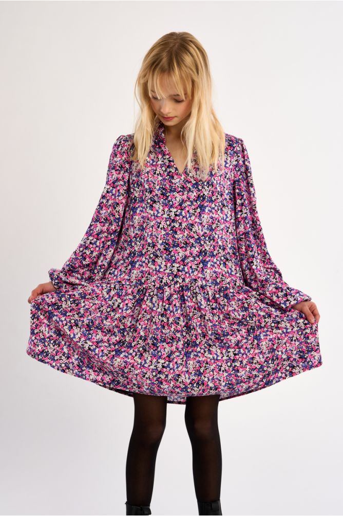 Vestido con estampado y volantes