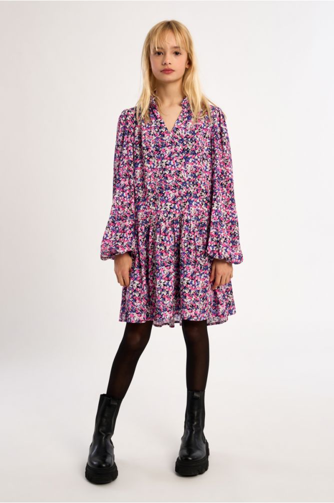 Vestido con estampado y volantes