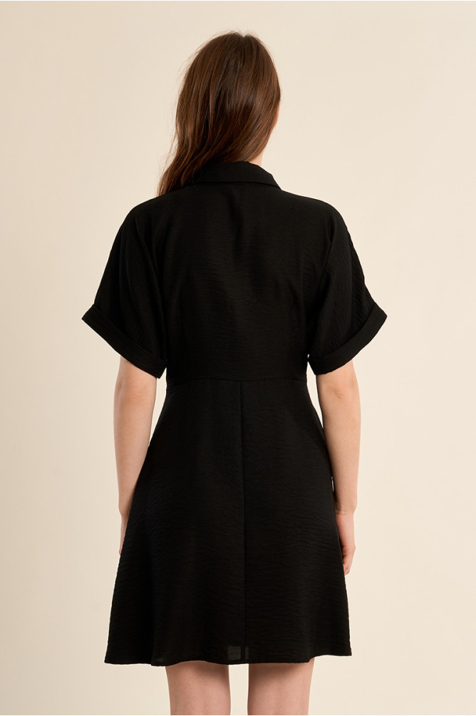 Short dress, knotted at the waist