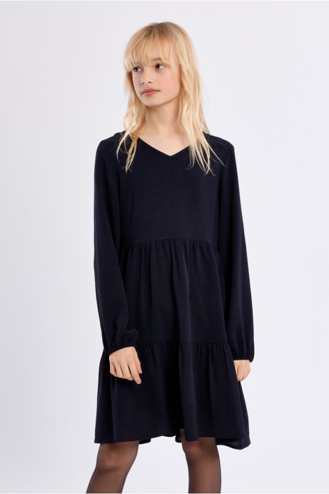 Vestido de manga larga con volantes