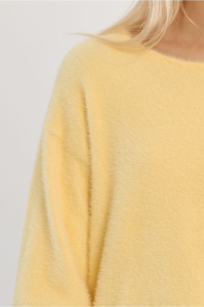 Pull duveteux col rond