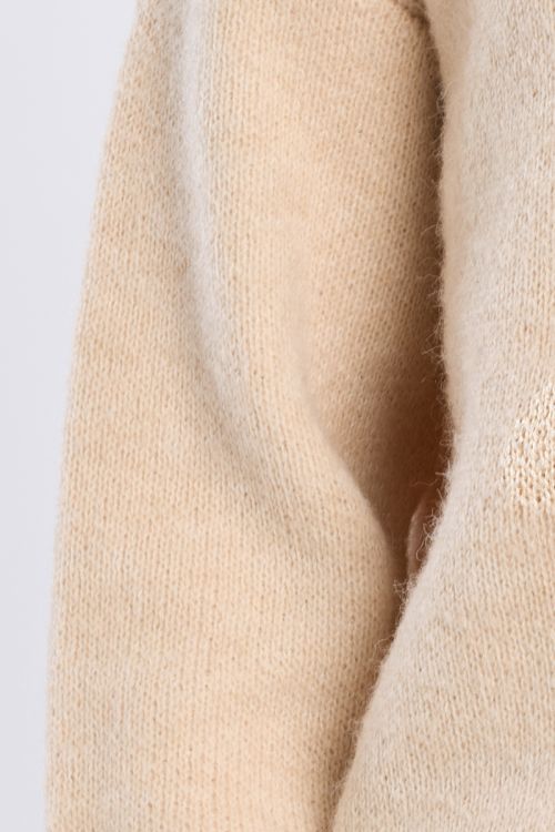 Pull en maille, motif nœud