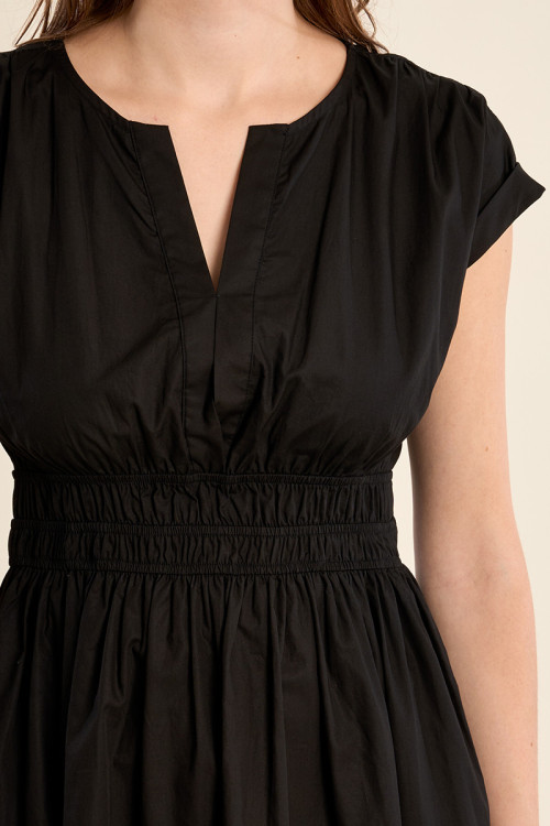 Robe courte en coton, taille smockée