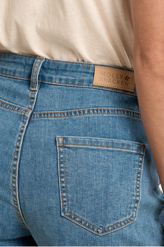 Short de mujer vaquero, cinco bolsillos.