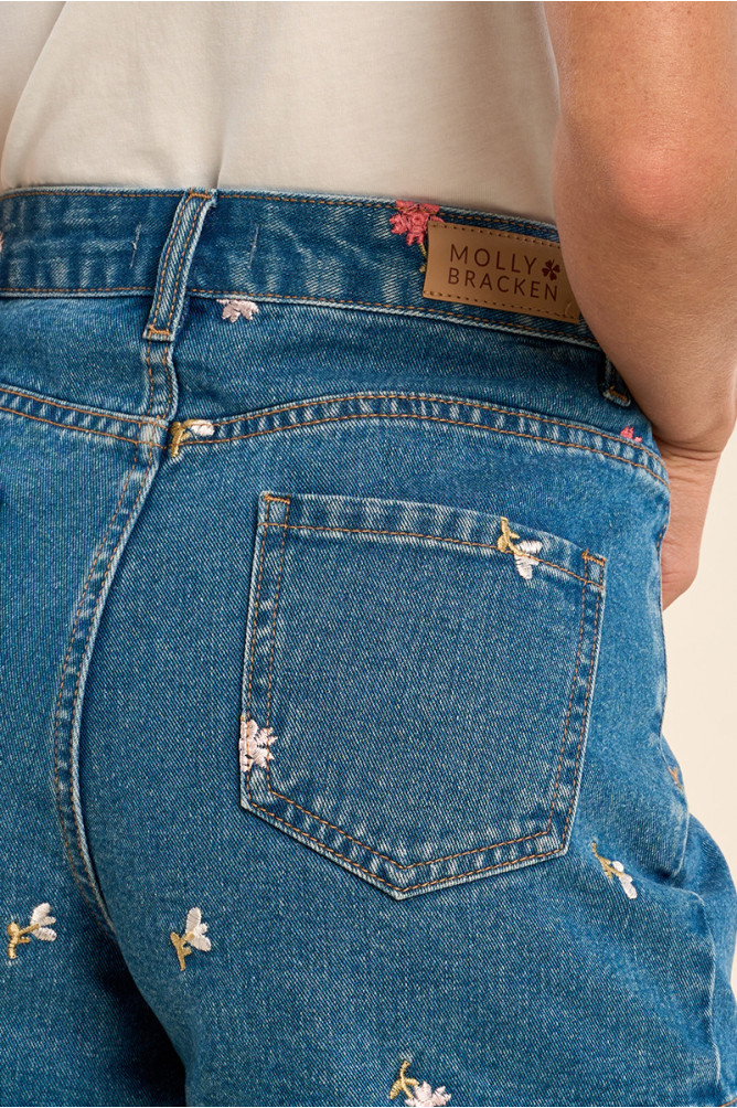 Fancy wide denim shorts