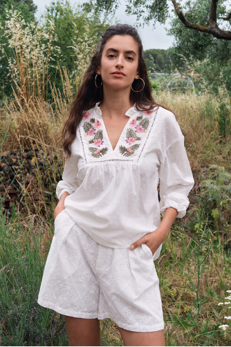 Short en coton, broderies anglaises