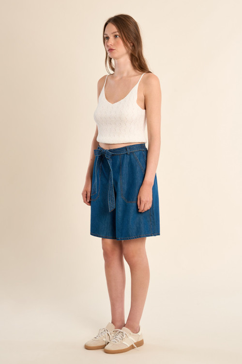 Short de mujer vaquero, con lazada.
