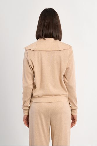 Jersey de mujer de manga larga, cuello alto.