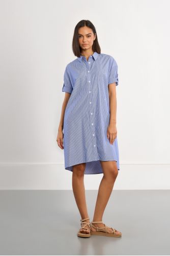 Vestido camisero, de manga corta, estampado rayas y abalorios.