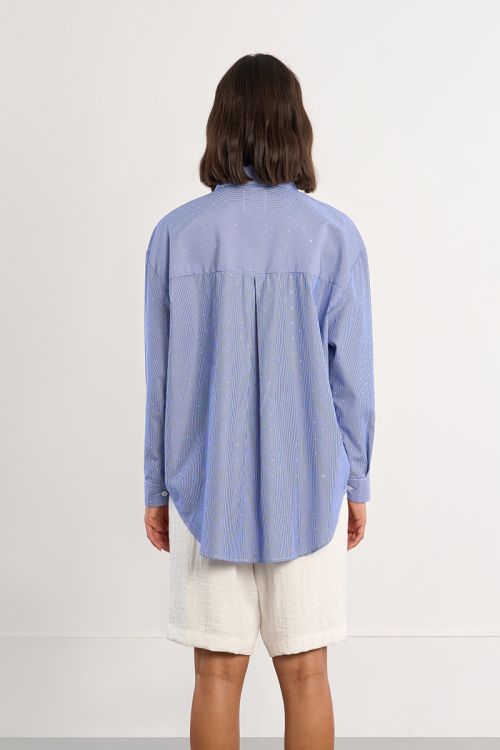 Chemise oversize rayée et strassée, à cravate