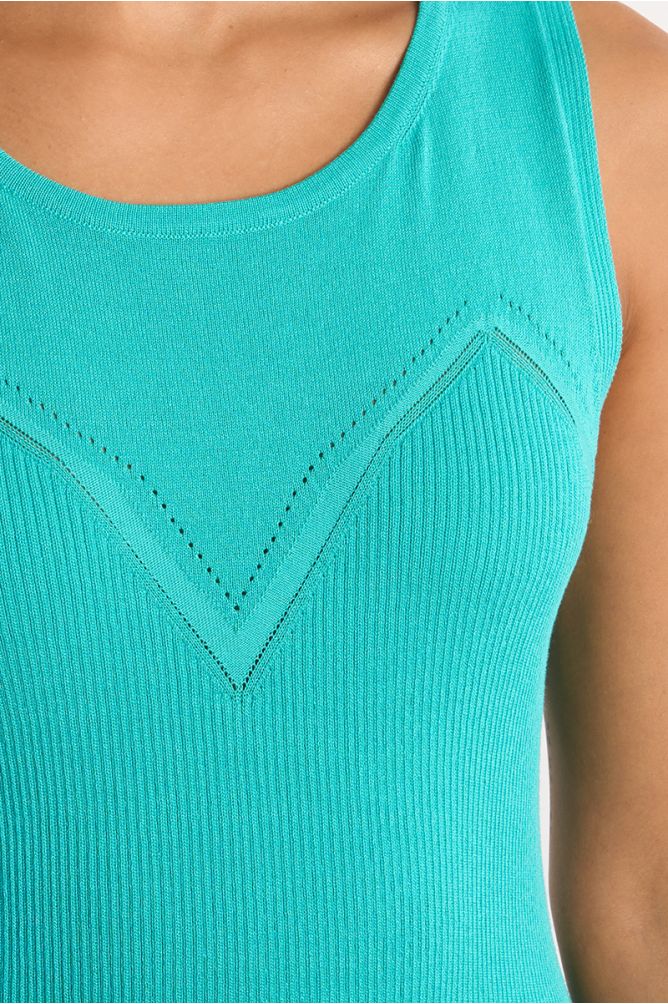 Top de mujer sin manga, en tejido de punto, ajustado.