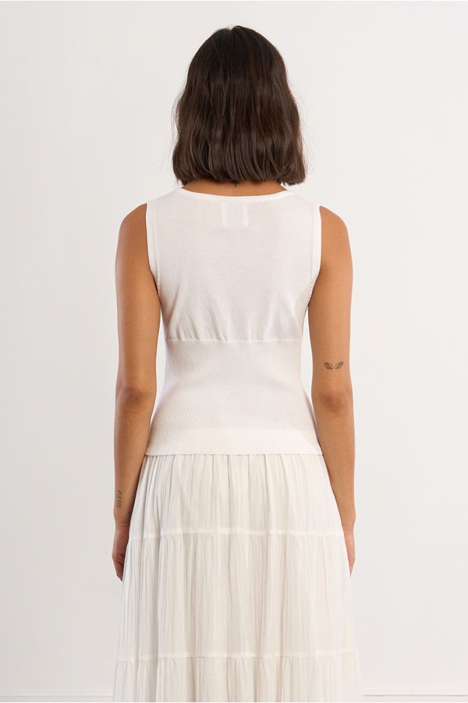 Top de mujer sin manga, en tejido de punto, ajustado.