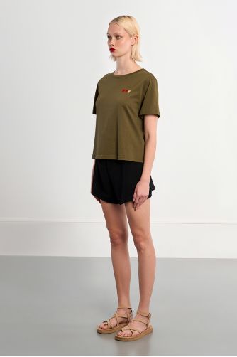 T-shirt cœurs brodés