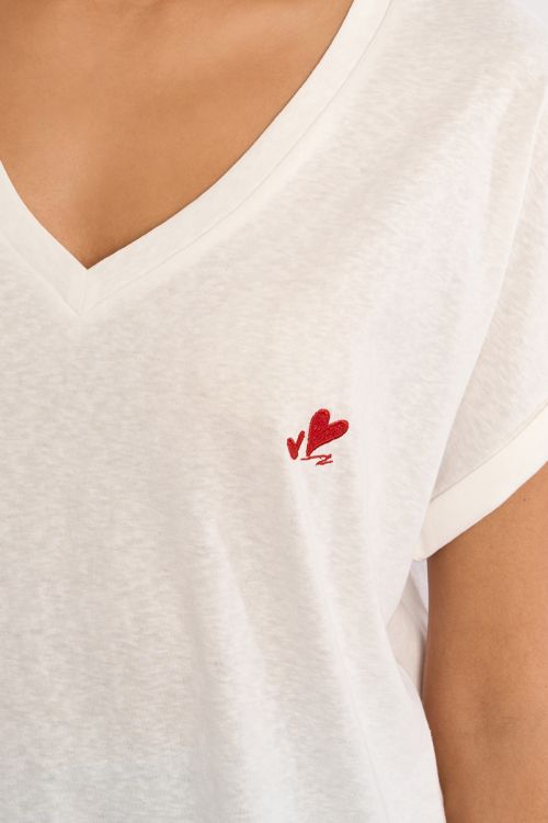 Basic T-shirt with heart embroidery