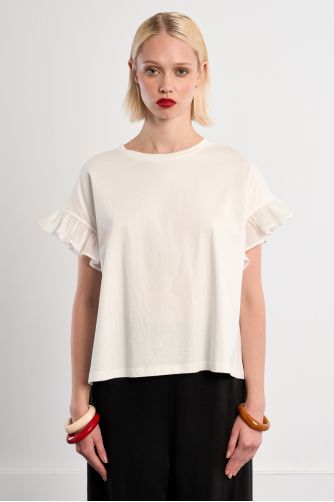 Camiseta de mujer de manga corta, con volantes.