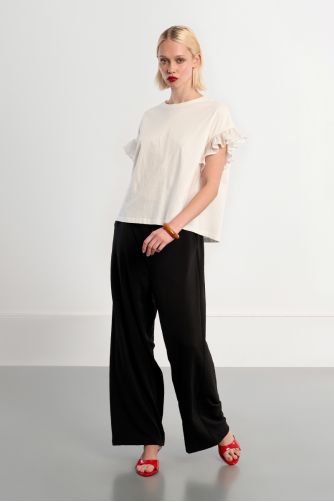 Camiseta de mujer de manga corta, con volantes.