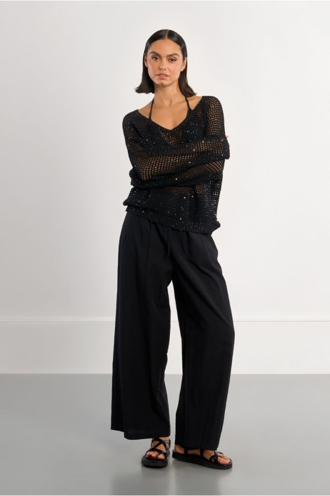 Pull en col V, parsemé de strass