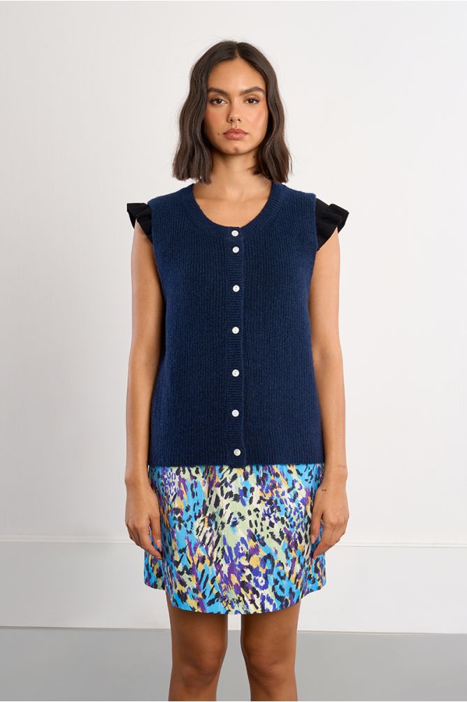 Sleeveless cardigan, buttoned