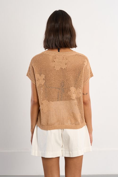 Jersey de mujer de manga corta, detalle flores.