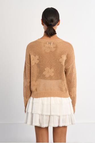Fine knit sweater with floral details