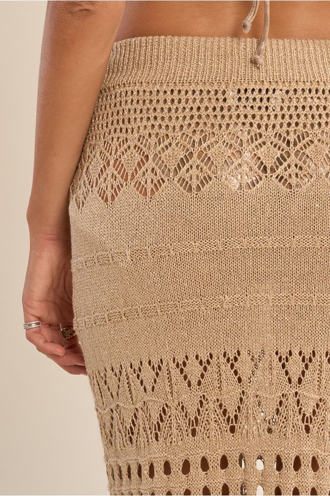Longue jupe de plage en crochet