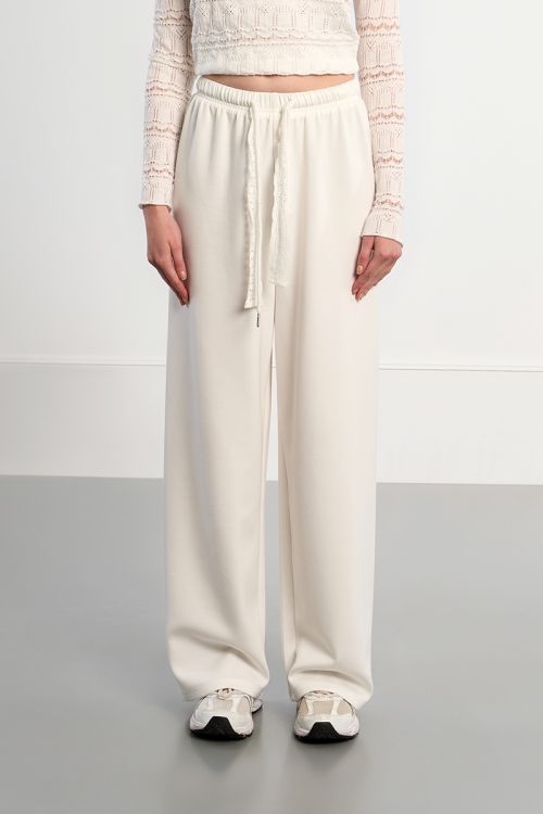 Pantalón de mujer largo, de chandal.