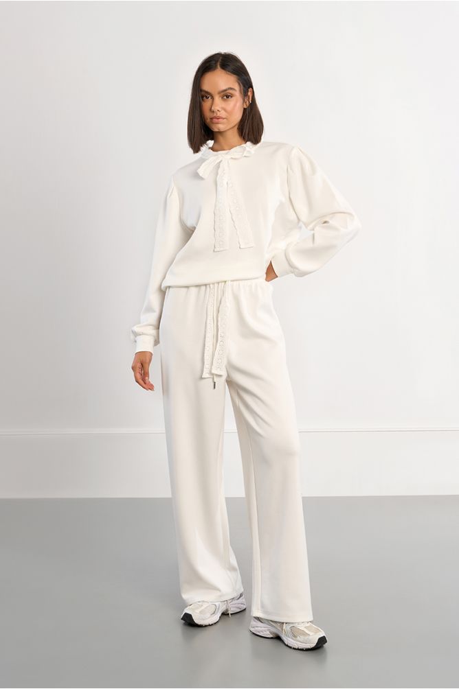 Pantalón de mujer largo, de chandal.