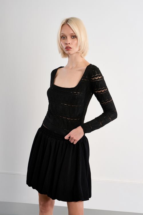 Maille en crochet col carré