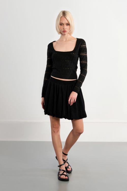 Maille en crochet col carré