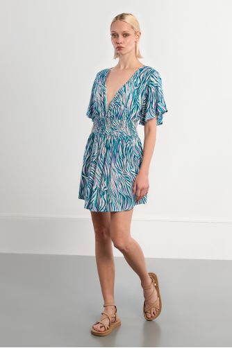 Vestido de manga corta mariposa, con estampado multicolor.