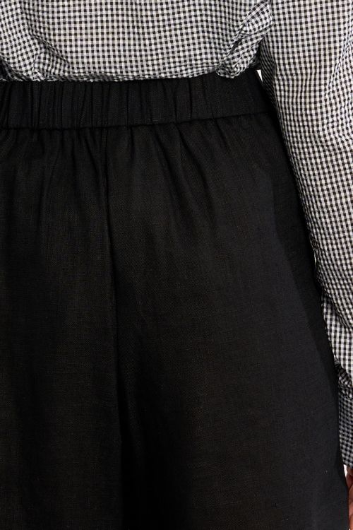 Linen shorts