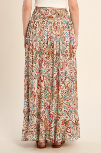 Falda larga, con estampado y lazada.