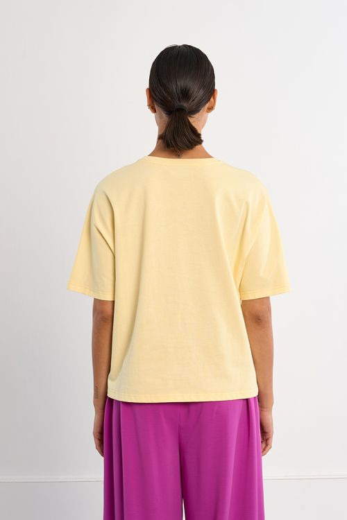 Camiseta de mujer de manga larga, con estampado.