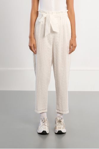 Pantalón de mujer tobillero, en tejido acanalado.