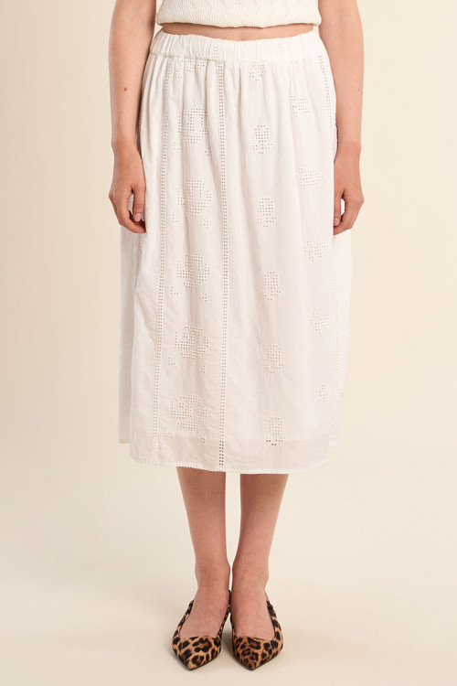 Falda midi, con detalles bordados.