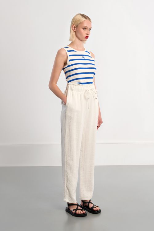 Pantalon blanc, droit