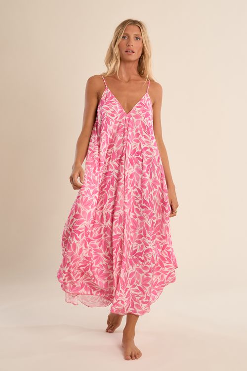 Vestido largo, de tirantes finos, con estampado.