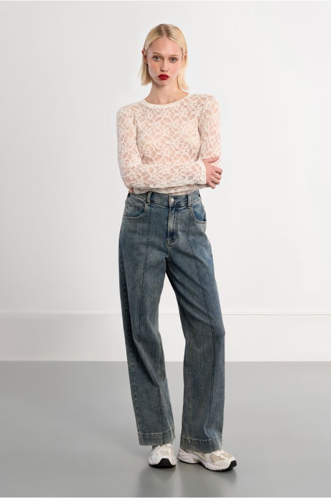 Sous-pull en dentelle