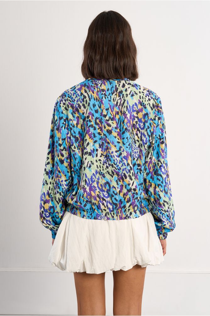 Bomber de mujer, con estampado animal.