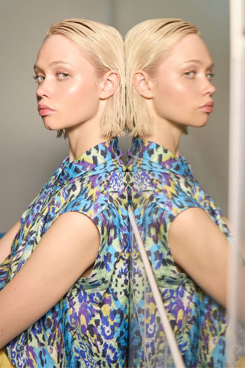 Cropped blouse with animal print