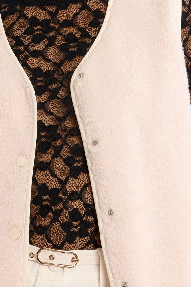 Veste courte sans manches