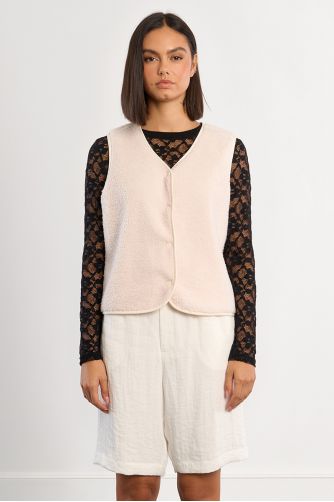 Short sleeveless jacket