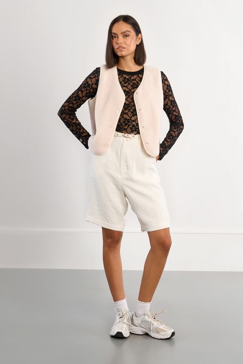 Veste courte sans manches