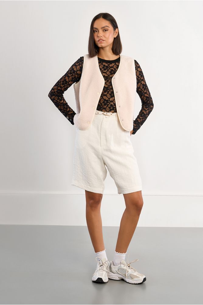 Veste courte sans manches