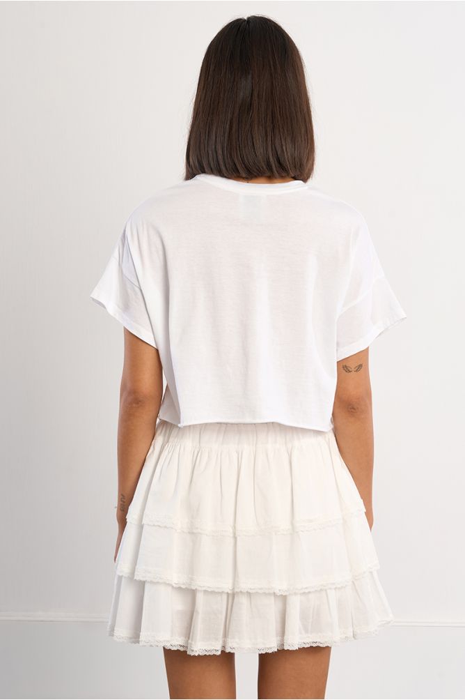 Camiseta de mujer de manga corta, con estampado frontal.