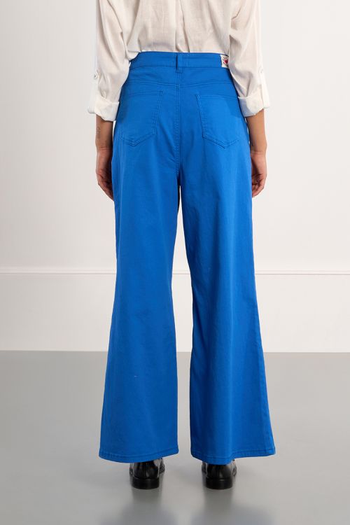 Wide, flared jeans